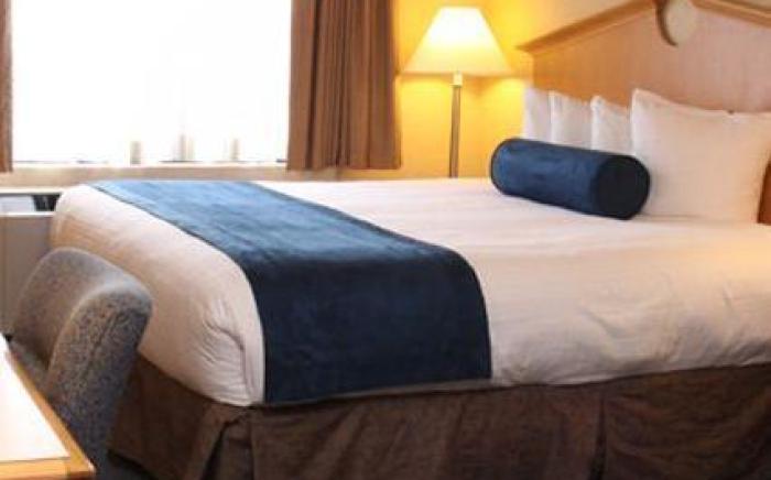 Marco LaGuardia Hotel & Suites