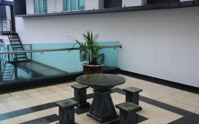 D Eastern Hotel