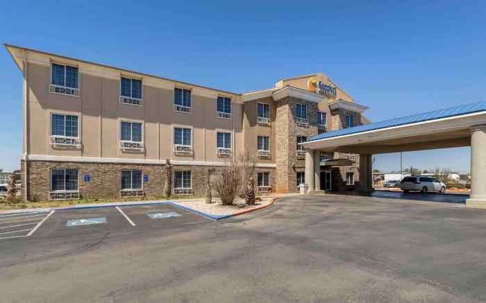 Comfort Inn & Suites