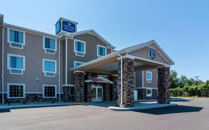 Cobblestone Hotel & Suites - Greenville
