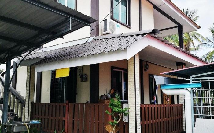 Hj Hassan Guesthouse - Paddy Room 2 (Top Floor)