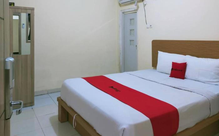 RedDoorz @ Jalan Kolonel Haji Burlian Palembang 2