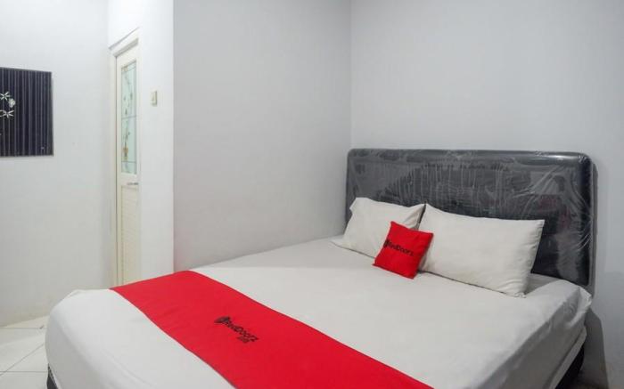 RedDoorz @ Jalan Raya Baturaden