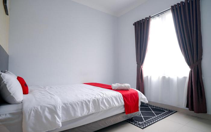 RedDoorz Premium @ Raja Hostel Syariah Lampung