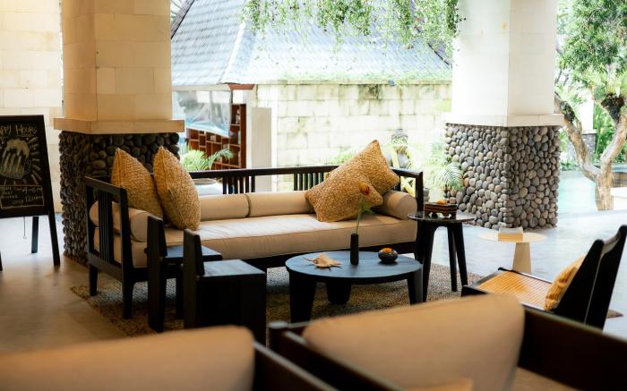 Fourteen Roses Beach Hotel