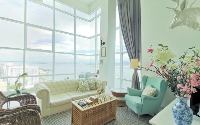 The Million Dollar Seaview Home @ Two Rooms Sea View
