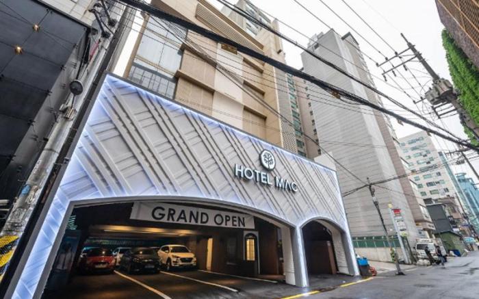 Mac Hotel