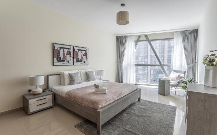 Luxury Apartment in the Iconic Park Towers