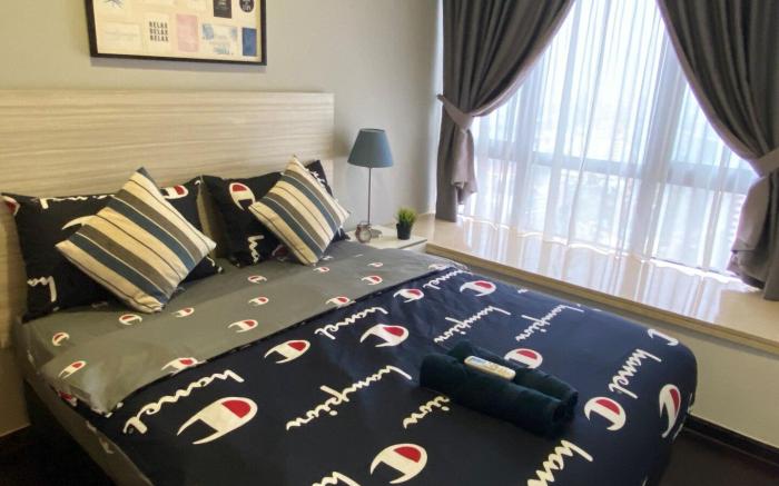 R&F 【3BED High Floor】 with TV BOX  by SC HOMESTAY