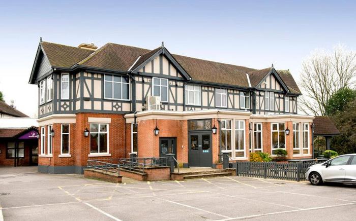 Premier Inn Manchester Airport Heald Green