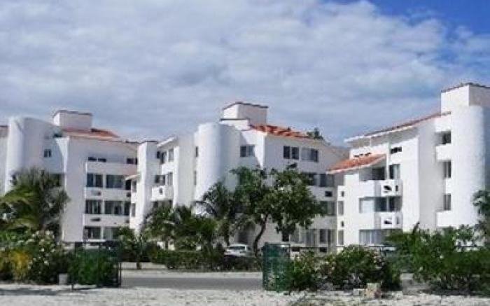Las Gaviotas Hotel and Suites