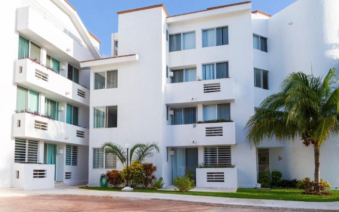 Las Gaviotas Hotel and Suites