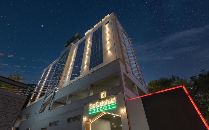Denbasta Forest hotel