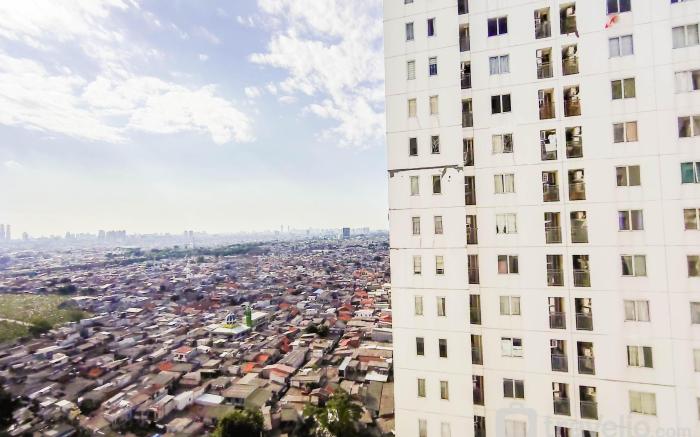 Nice & Comfort 2BR Bassura City Apt By Travelio