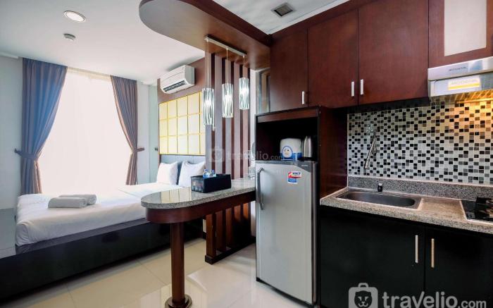 Comfort Studio at Mangga Dua Residence By Travelio