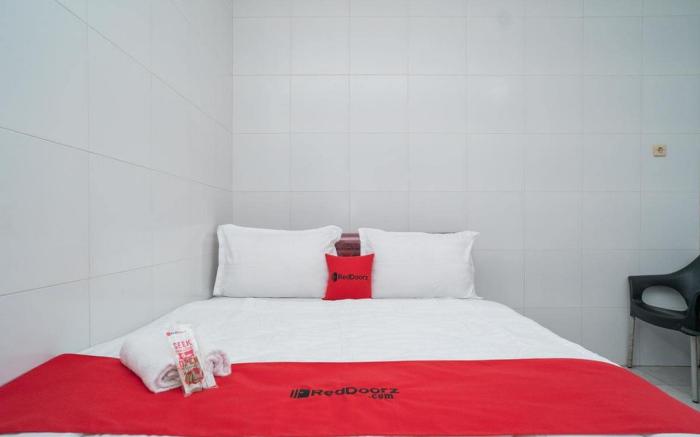 RedDoorz Plus near Cito Mall Surabaya