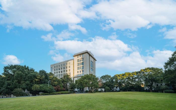 Cypress Garden Hotel