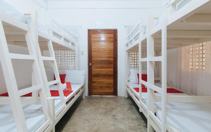 RedDoorz @ Camp Saint John Hotel La Union