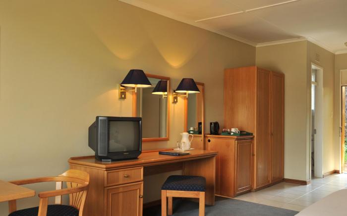 Safari Hotel & Convention Centre