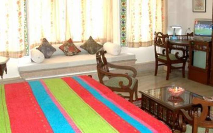Raj Niwas Hotel