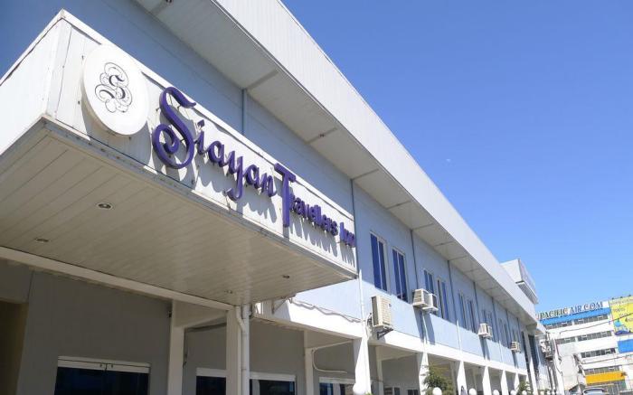 Siayan Travellers Inn