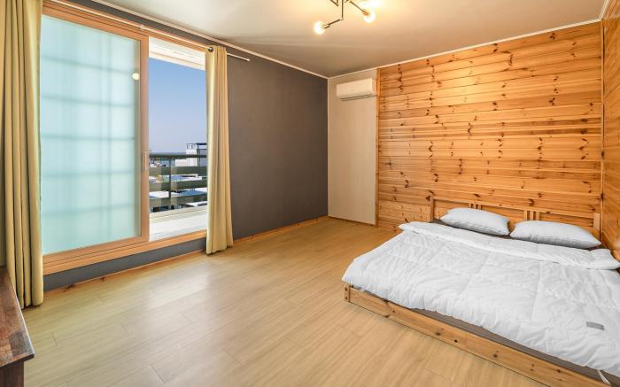 Gangneung Basecamp Pension