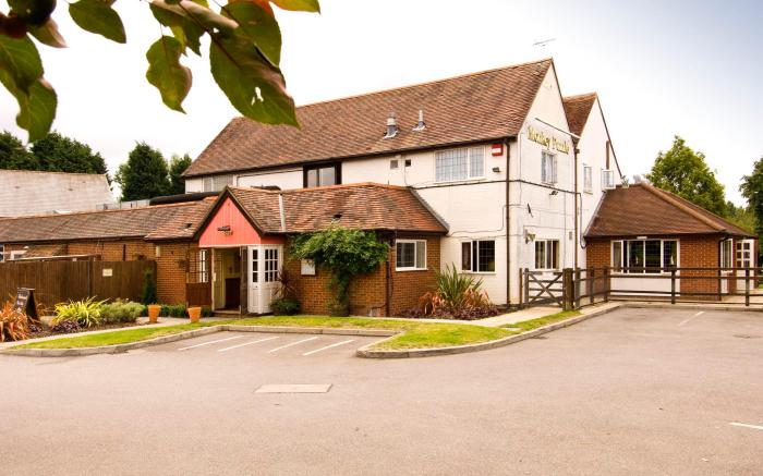 Premier Inn Farnborough West - Southwood