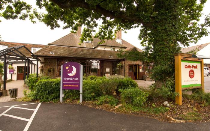 Premier Inn Gatwick Crawley - Goff's Park
