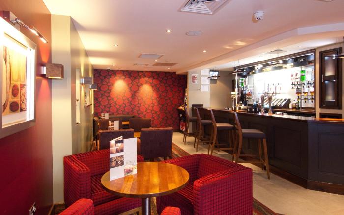 Premier Inn Sunbury - Kempton Park