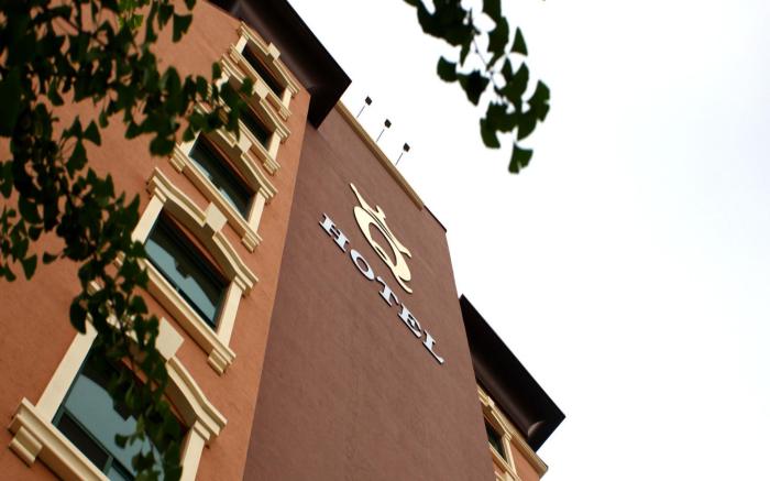 Goodstay Q Hotel