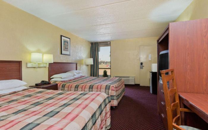 Knights Inn - Brenham, TX