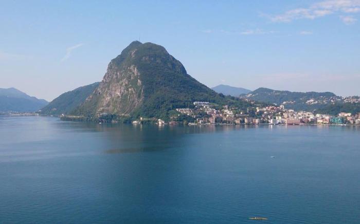 FLAT WITH AMAZING VIEW OVER THE GULF OF LUGANO
