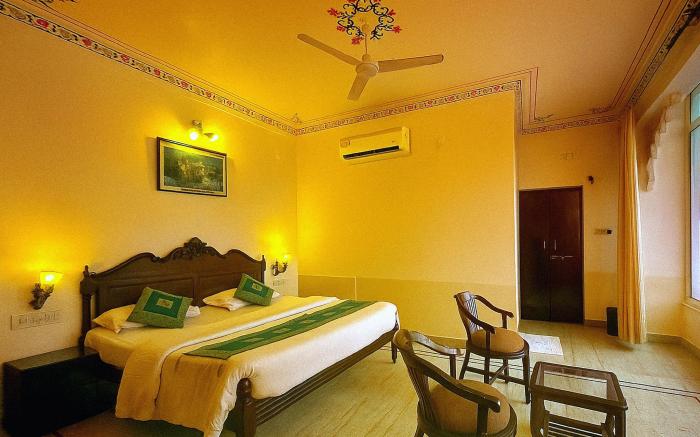 Thamla Haveli - Heritage Lake View Hotel