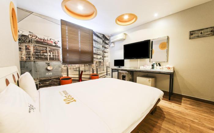 Goodstay Q Hotel