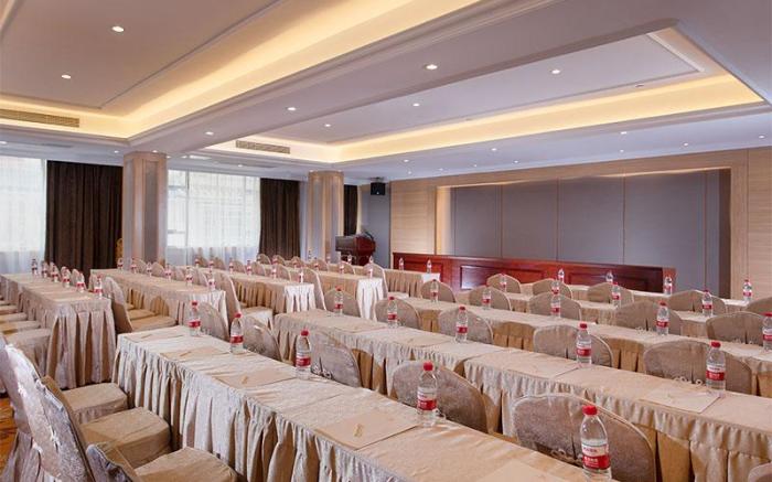 Vienna Hotel Guangxi Guilin Yangshuo West Street Eternal Love
