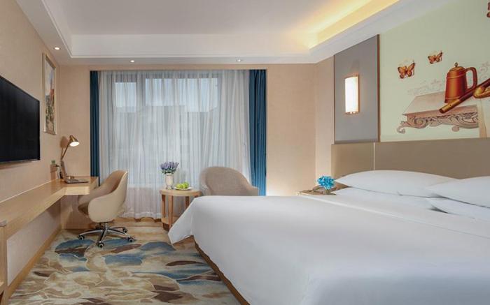 Vienna Hotel Chengdu Xinjin Old Pier Liujianian Metro Station
