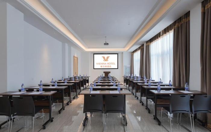 Vienna Hotel Haiyang High-Speed Railway Station Wanmi Beaches