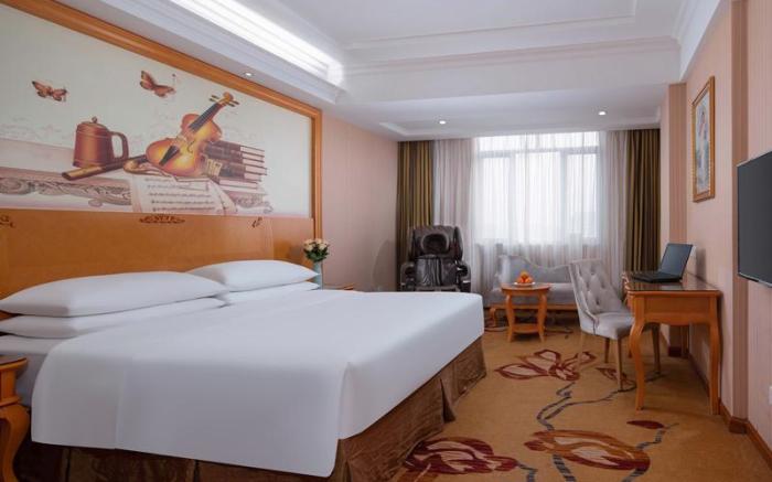 Vienna Hotel Guangdong Shantou South Bus Station