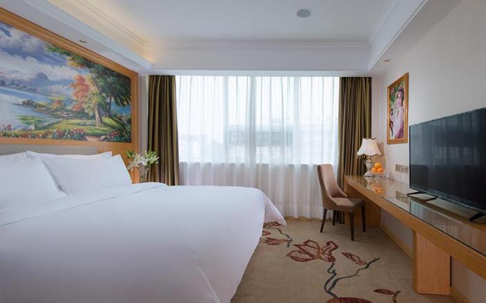 Vienna Hotel Hubei Jinzhou Changjiang University