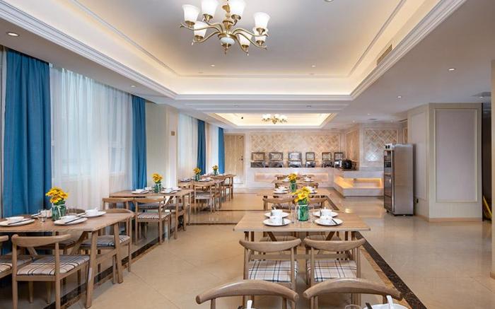 Vienna Hotel Nanchong Gaoping Airport North Sichuan Medical College