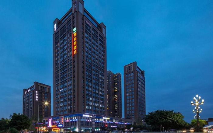 Vienna Hotel Chengdu University of Pertroleum Metro Station