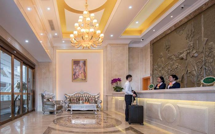 Vienna Hotel Guiyang North Station Dream City