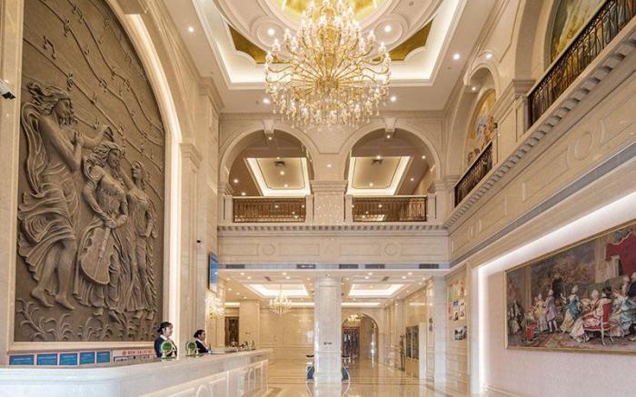Vienna Hotel Hebei Qian'an Tianbo People's Square