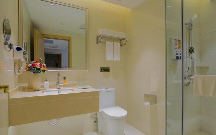 Vienna Hotel Zhengzhou 8th Street Economic Center Plaza Metro Station