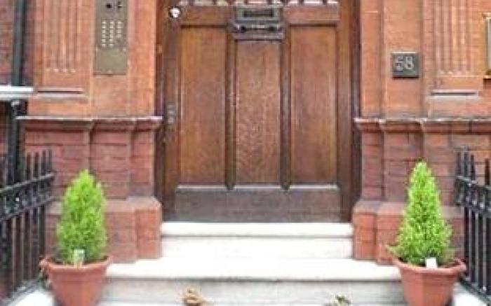 Kensington Court ApartHotel