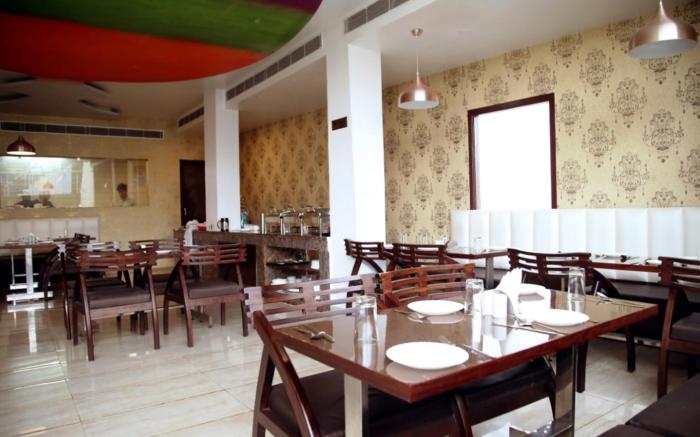 Hotel Sallow Royal Suites