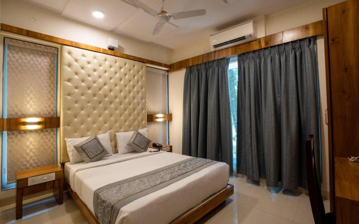 Two Bedroom Apartment Near Mumbai Airport & BKC