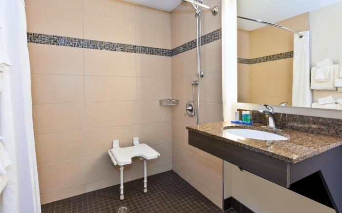 Holiday Inn Express Winnipeg Airport - Polo Park By IHG