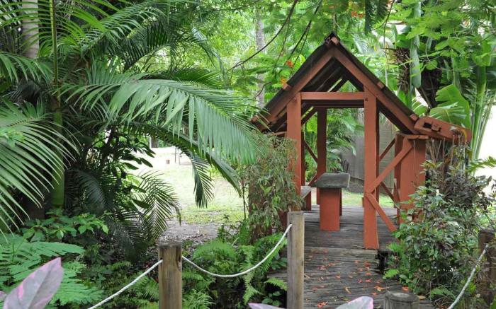 Magnums Airlie Beach – Adults only.