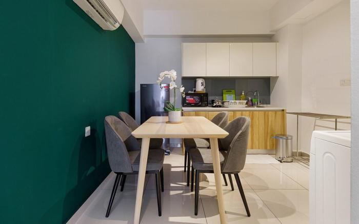Avenue D'Vogue at Section 13 PJ